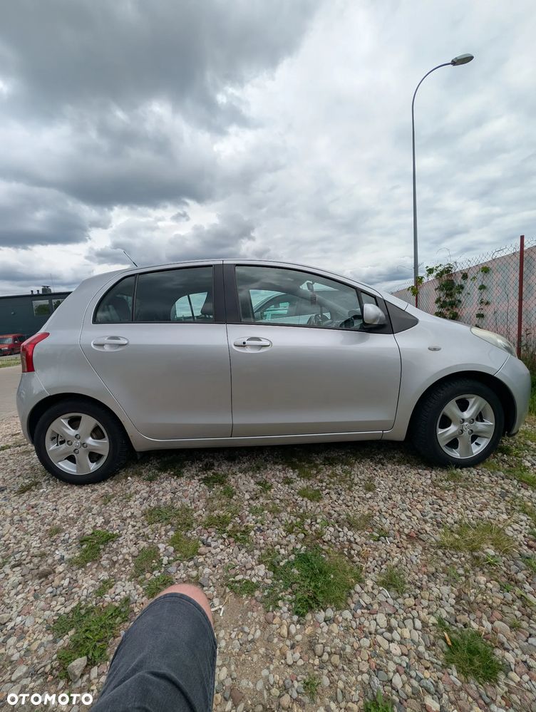 Toyota Yaris 1.3 Sol - 6