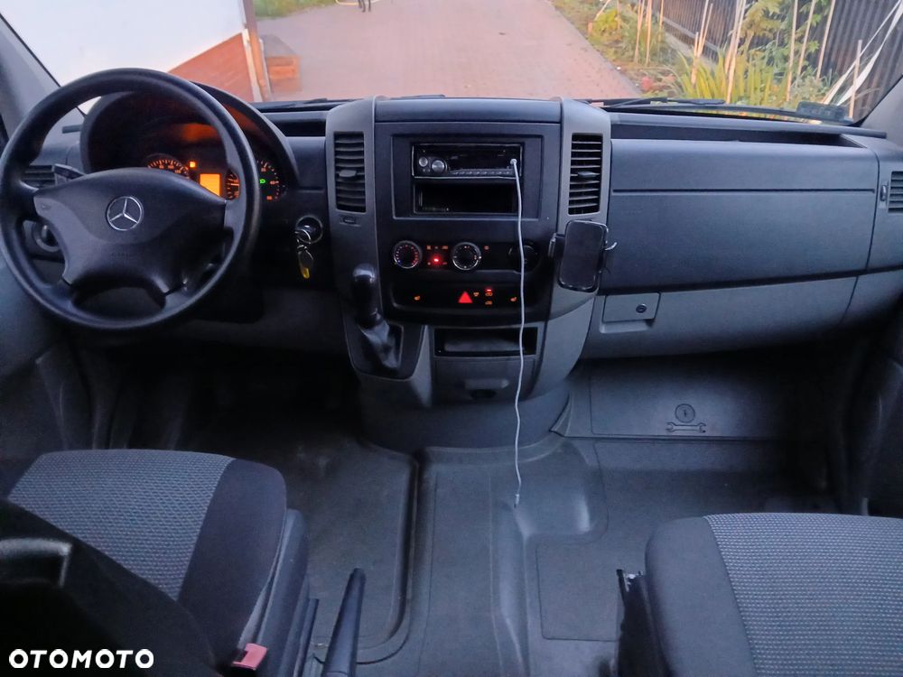 Mercedes-Benz Sprinter - 17