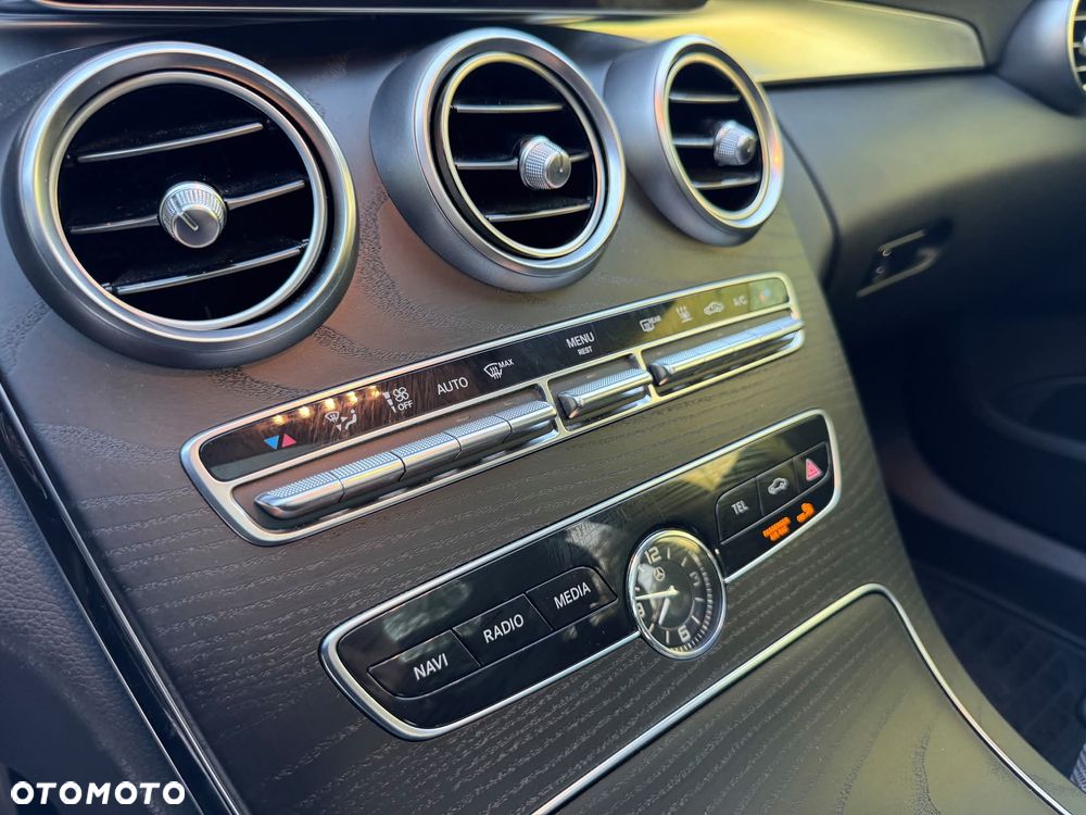 Mercedes-Benz Klasa C 220 d 9G-TRONIC Night Edition - 16