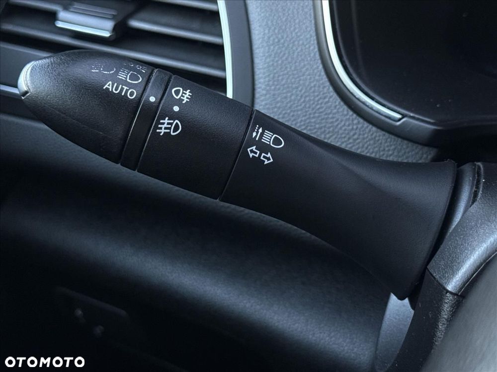 Renault Megane 1.3 TCe FAP Limited EDC - 29