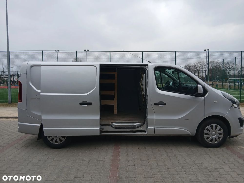 Opel Vivaro - 11