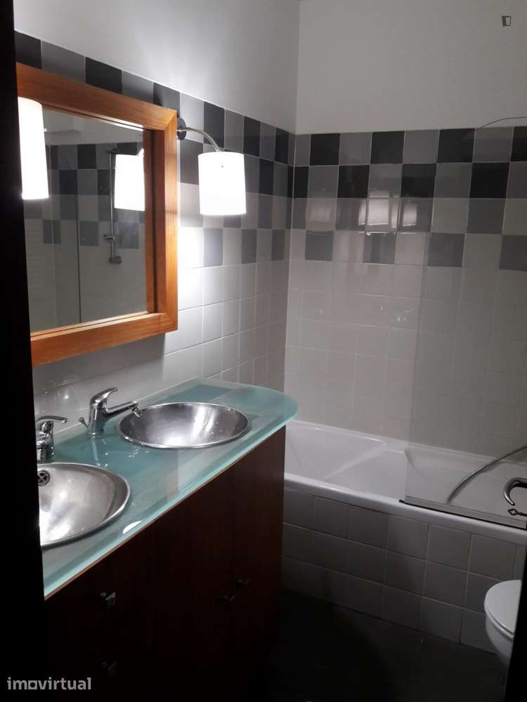 Quarto - localizado em Carcavelos Lisbon - Grande imagem: 2/12