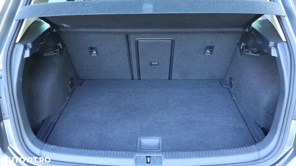 Volkswagen Golf 1.5 TSI ACT DSG Sound - 33