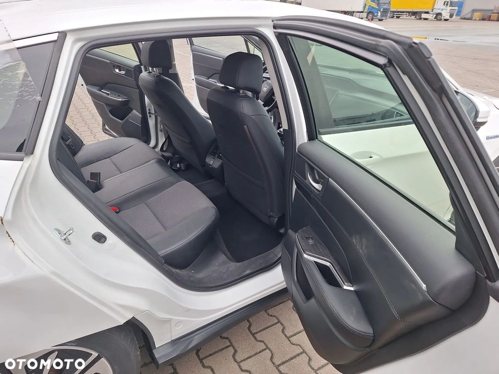 Honda Clarity - 12