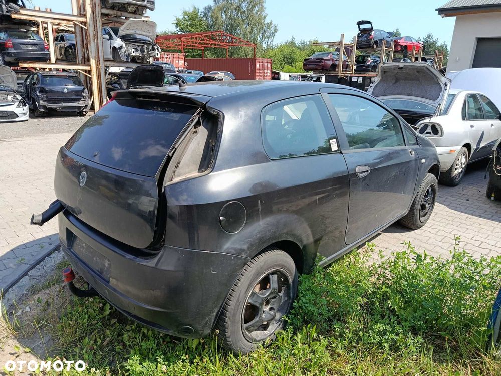 Fiat Punto 1.4b 2009r NA CZĘŚCI - 3