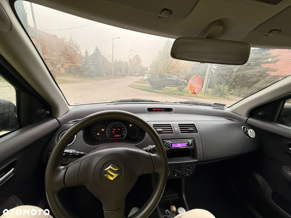 Suzuki Swift 1.3 Classic - 8