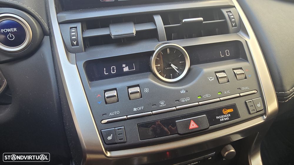 Lexus NX 300h Executive+ - 34