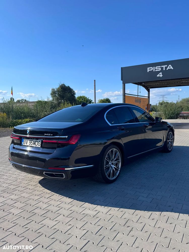 BMW Seria 7 745e - 4