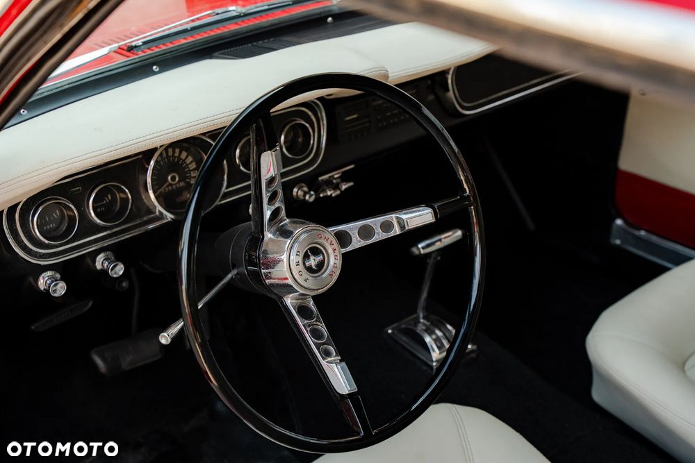 Ford Mustang - 9