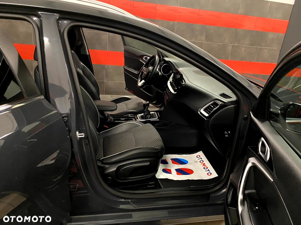 Kia Ceed 1.5 T-GDI Business Line - 19