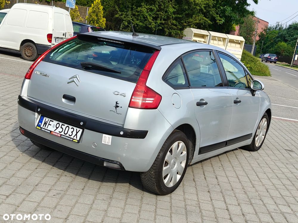 Citroën C4 1.4 16V Advance - 10