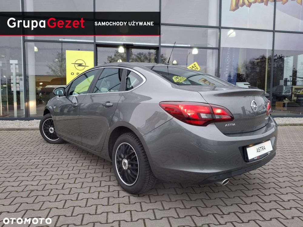 Opel Astra - 2
