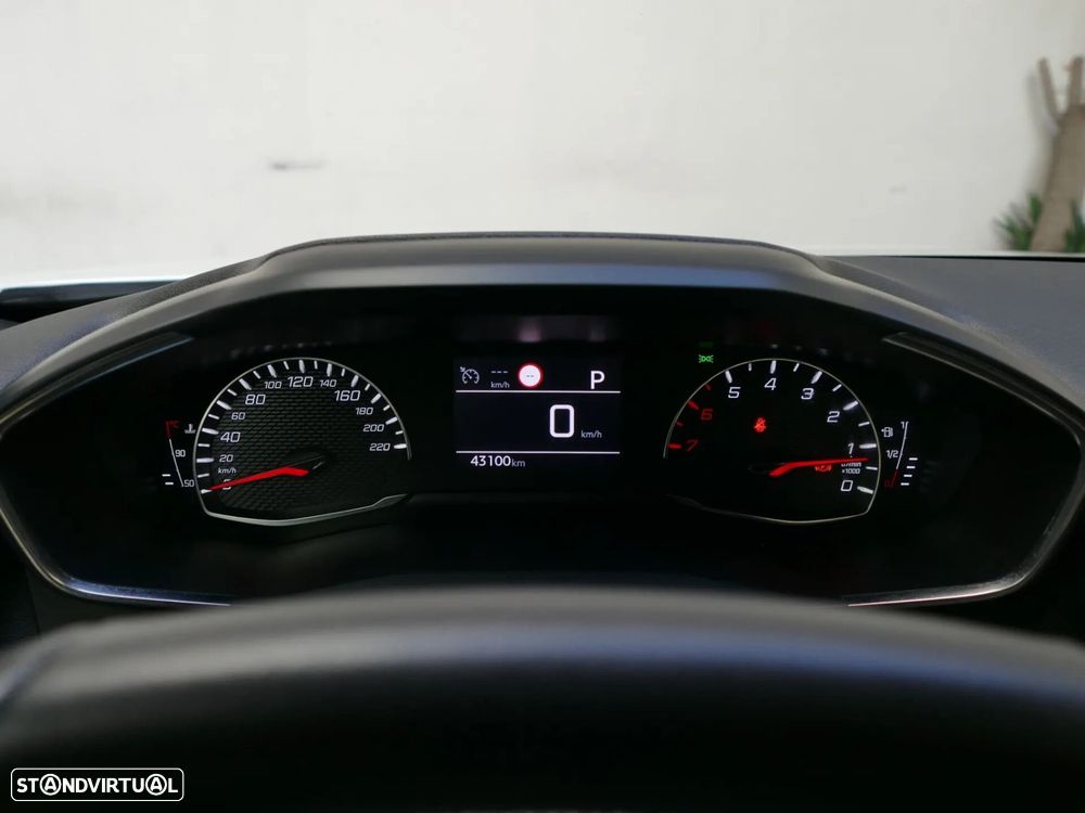 Peugeot 2008 1.2 PureTech Allure EAT8 - 16