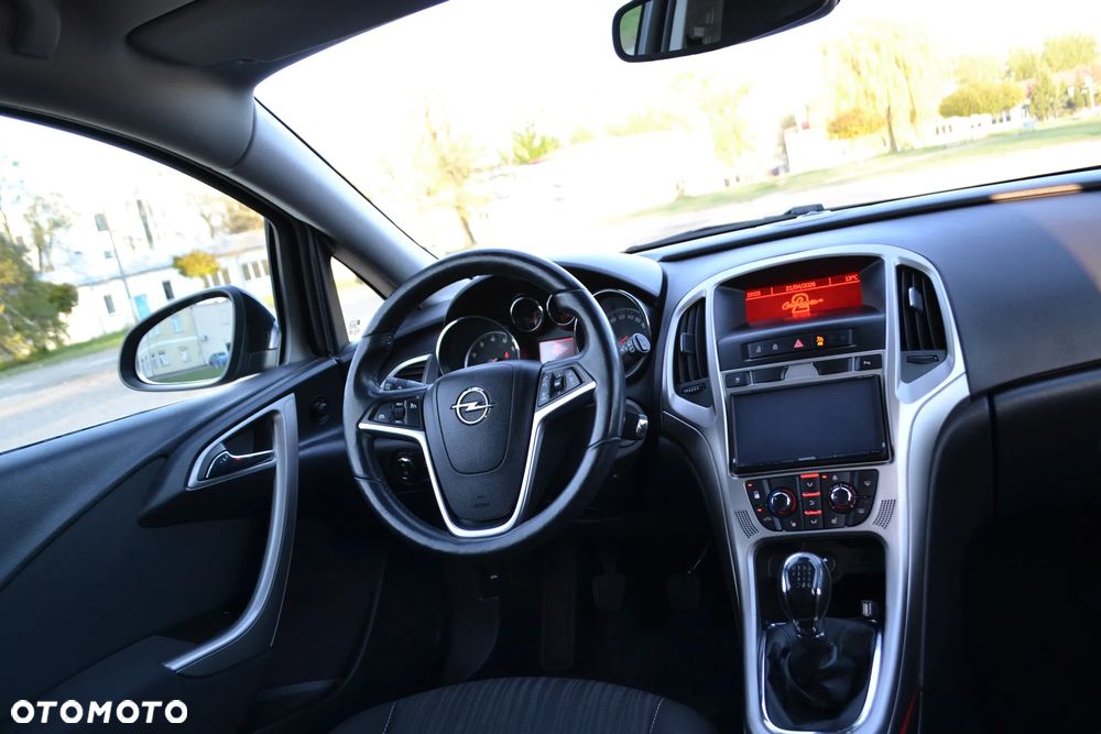 Opel Astra 1.4 Turbo - 26