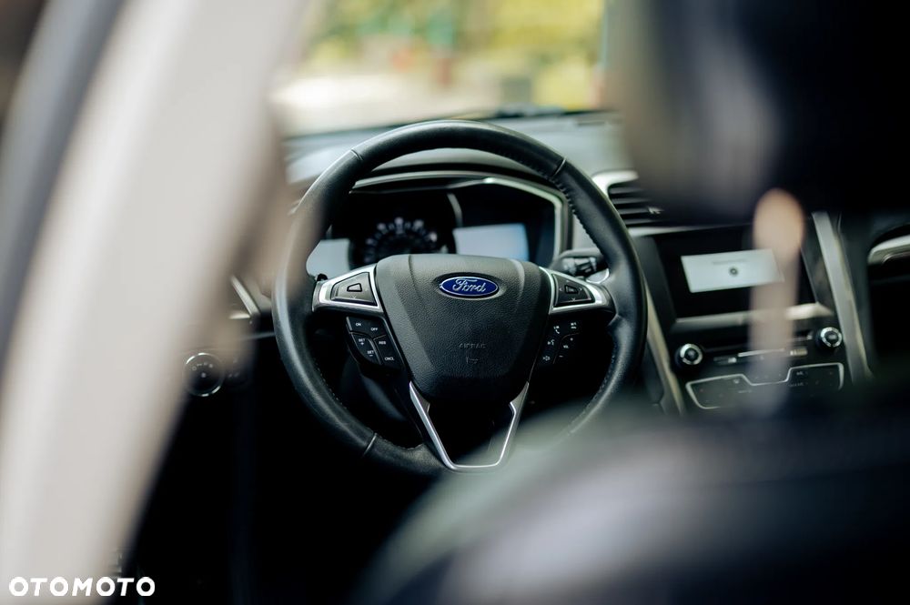 Ford Fusion 2.0 EcoBoost Titanium - 22