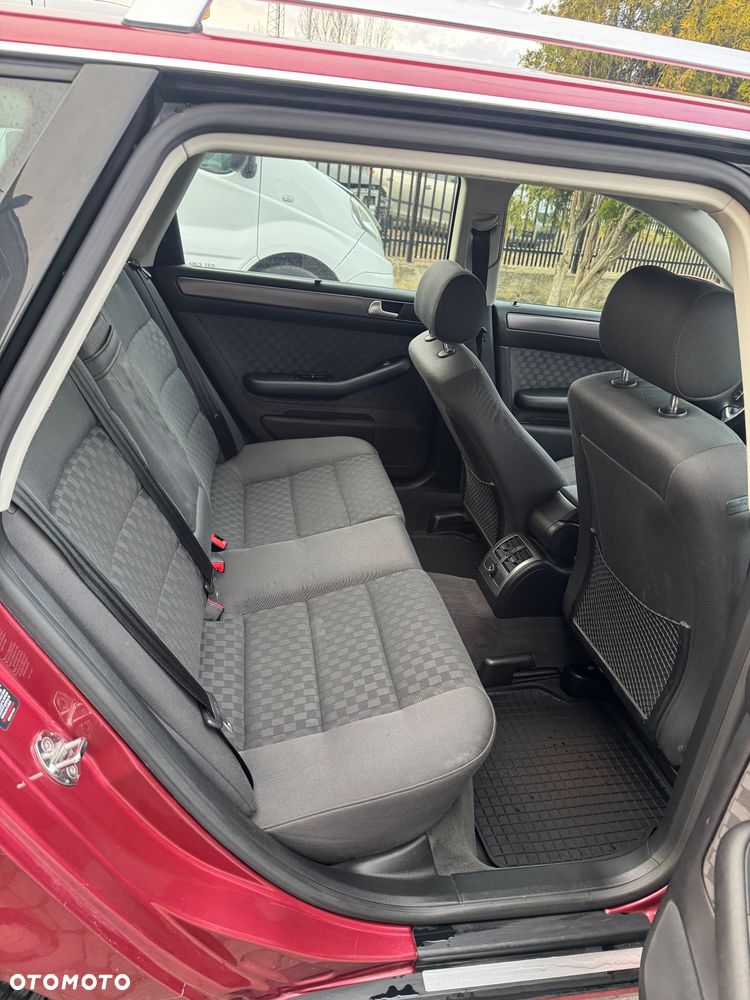 Audi A6 Avant 2.4 - 9