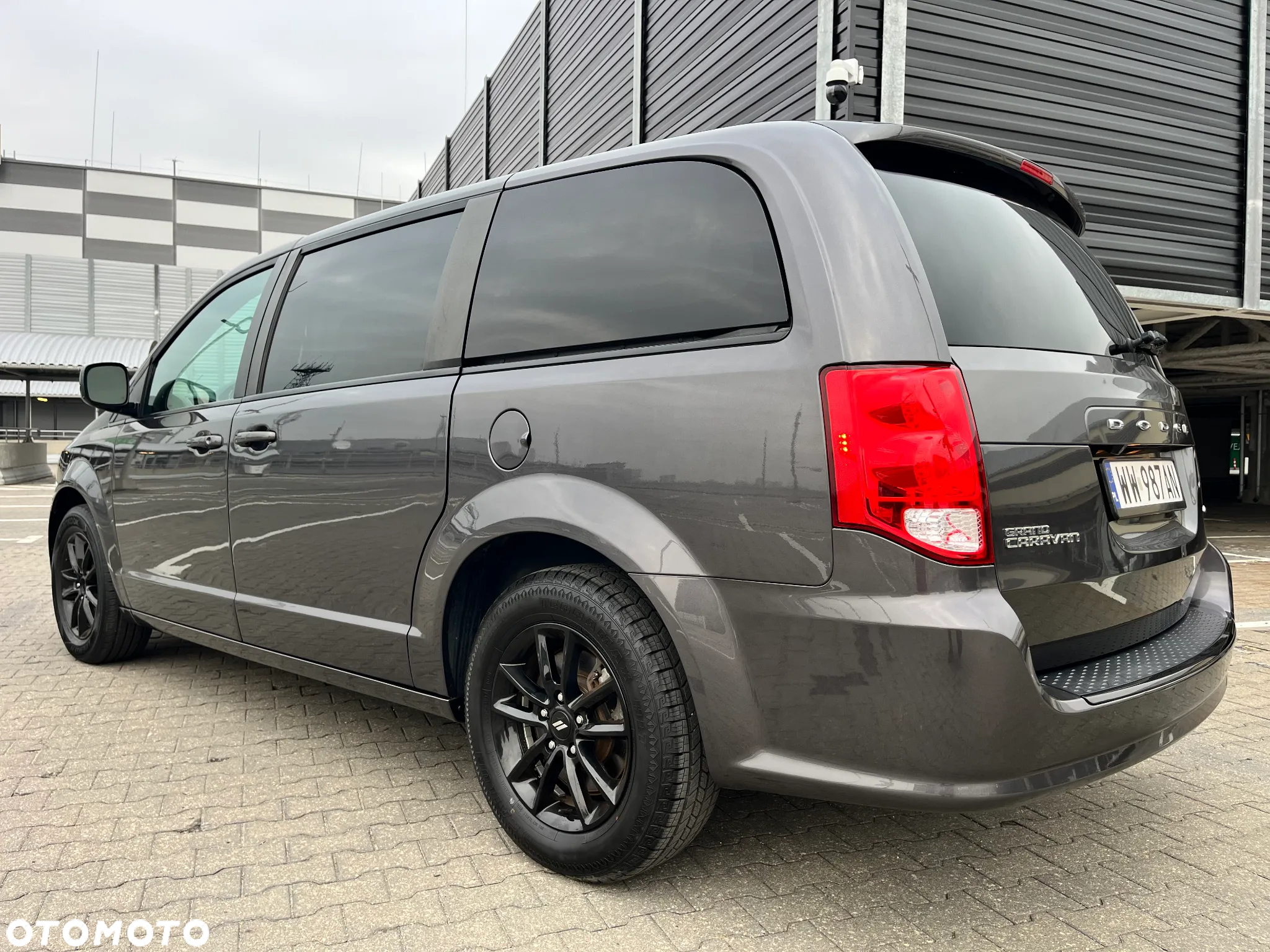 Dodge Grand Caravan - 17