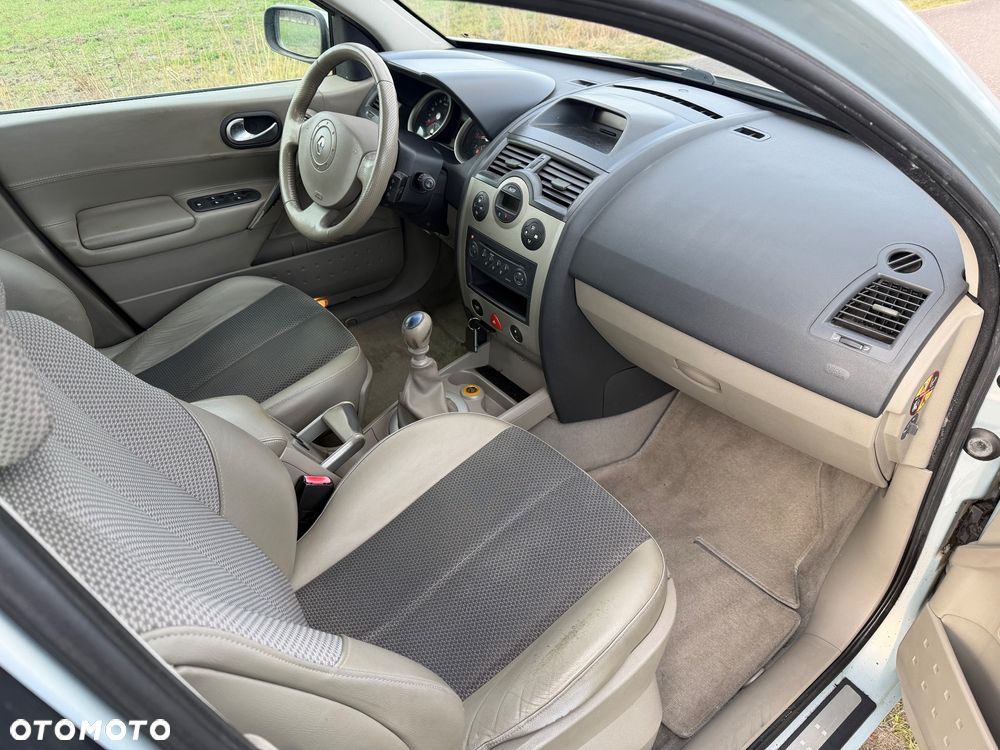 Renault Megane 2.0 Grandtour Luxe Privilege - 9