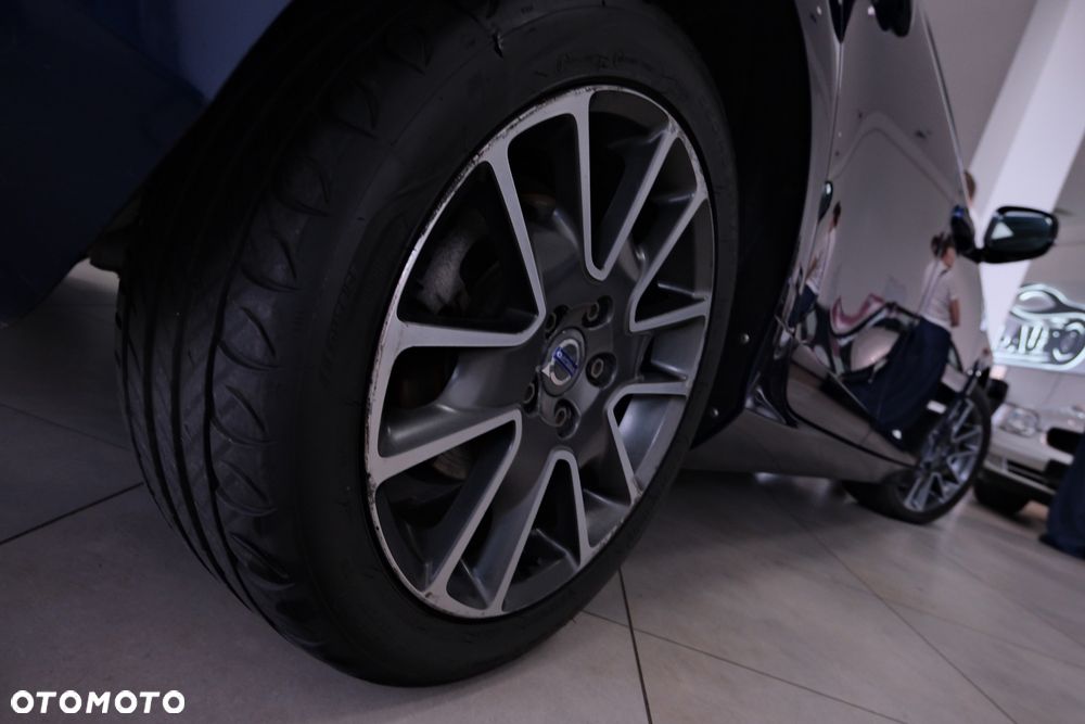 Volvo V40 D4 Drive-E Ocean Race - 12