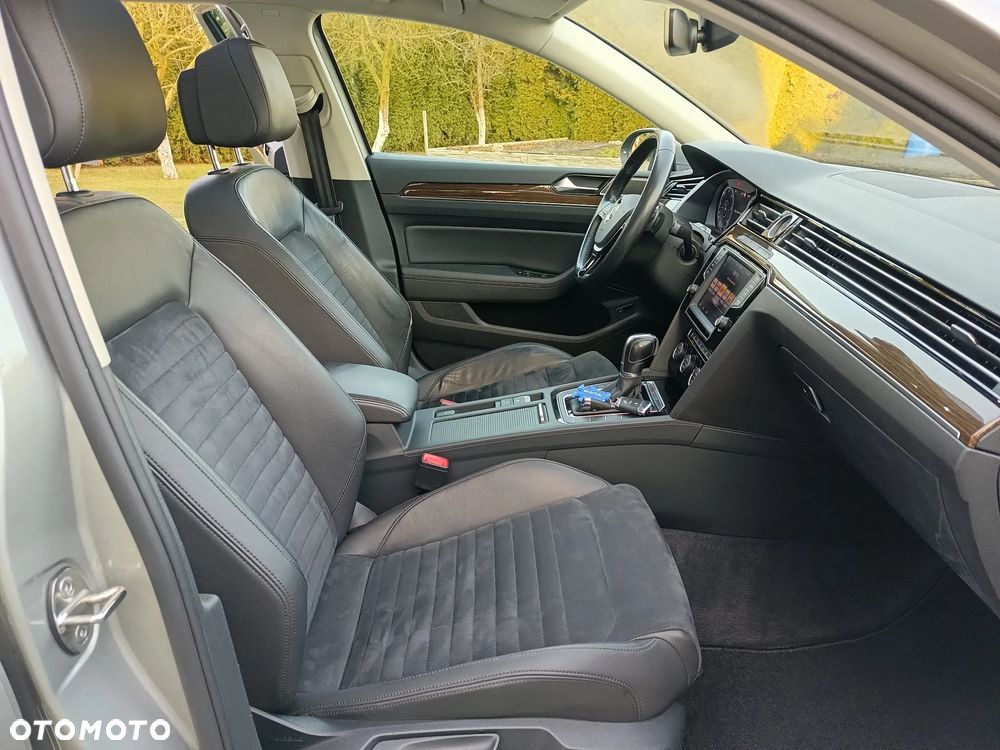 Volkswagen Passat 2.0 TDI SCR (BlueMotion Tech) 4Mot DSG Highline - 11