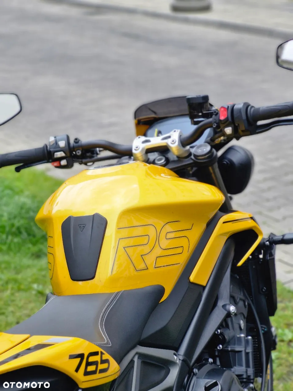 Triumph Street Triple - 11