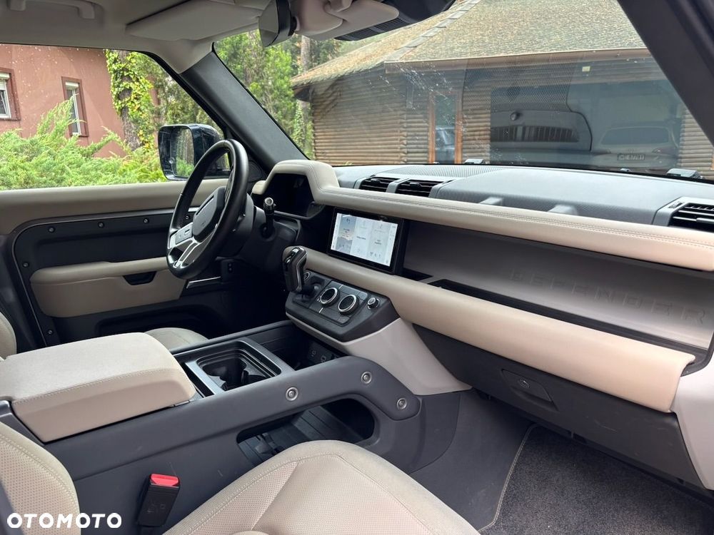 Land Rover Defender 2.0 D240 S - 27