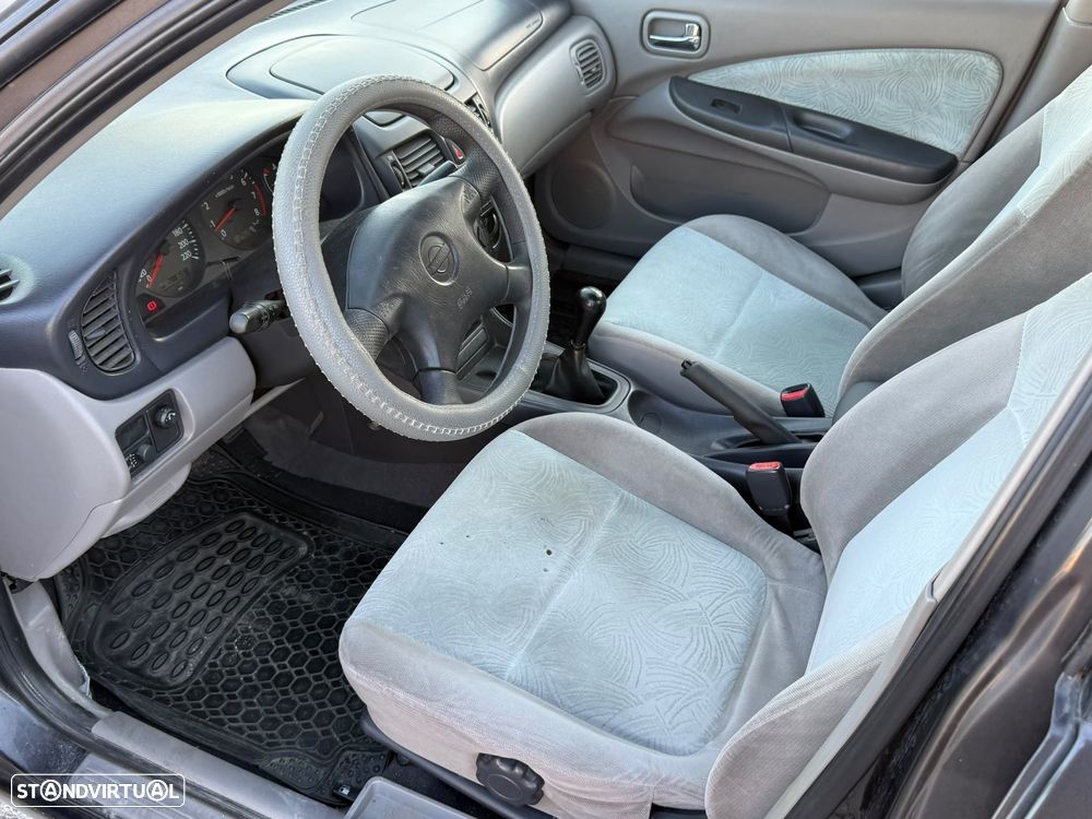 Nissan Almera 1.5 Luxury - 3