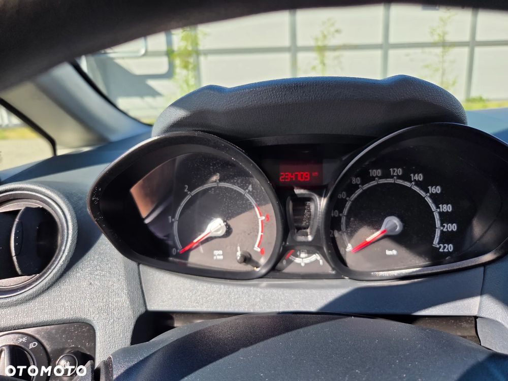 Ford Fiesta 1.4 TDCi Ambiente - 4