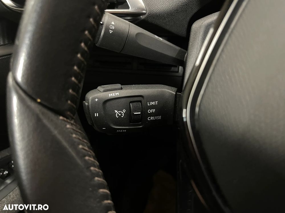 Peugeot 5008 PureTech 130 Stop & Start Active Business-Paket - 29