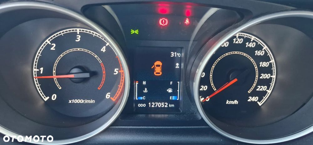 Mitsubishi Outlander 2.0 DID Intense + SE - 12