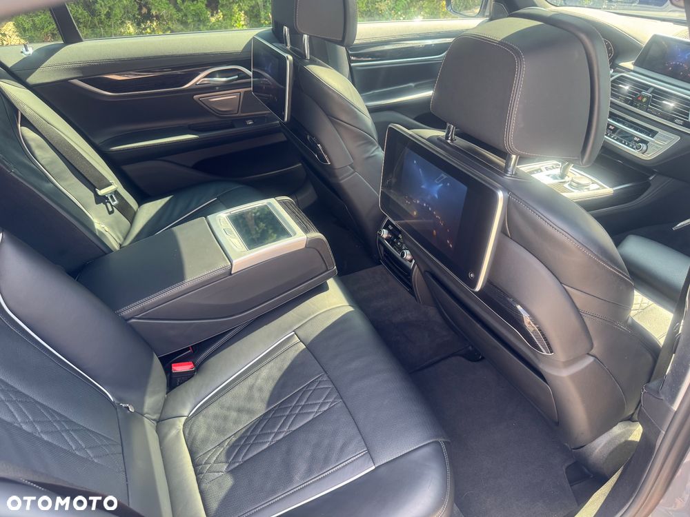 BMW Seria 7 740d xDrive sport - 23