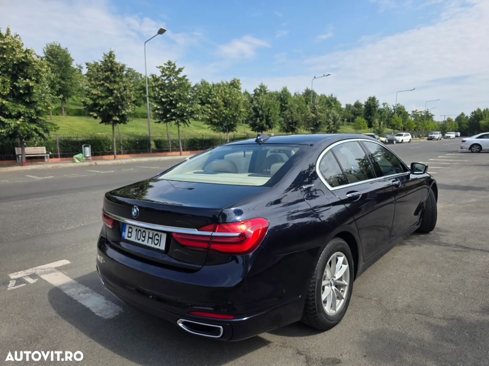 BMW Seria 7 740e iPerformance - 7
