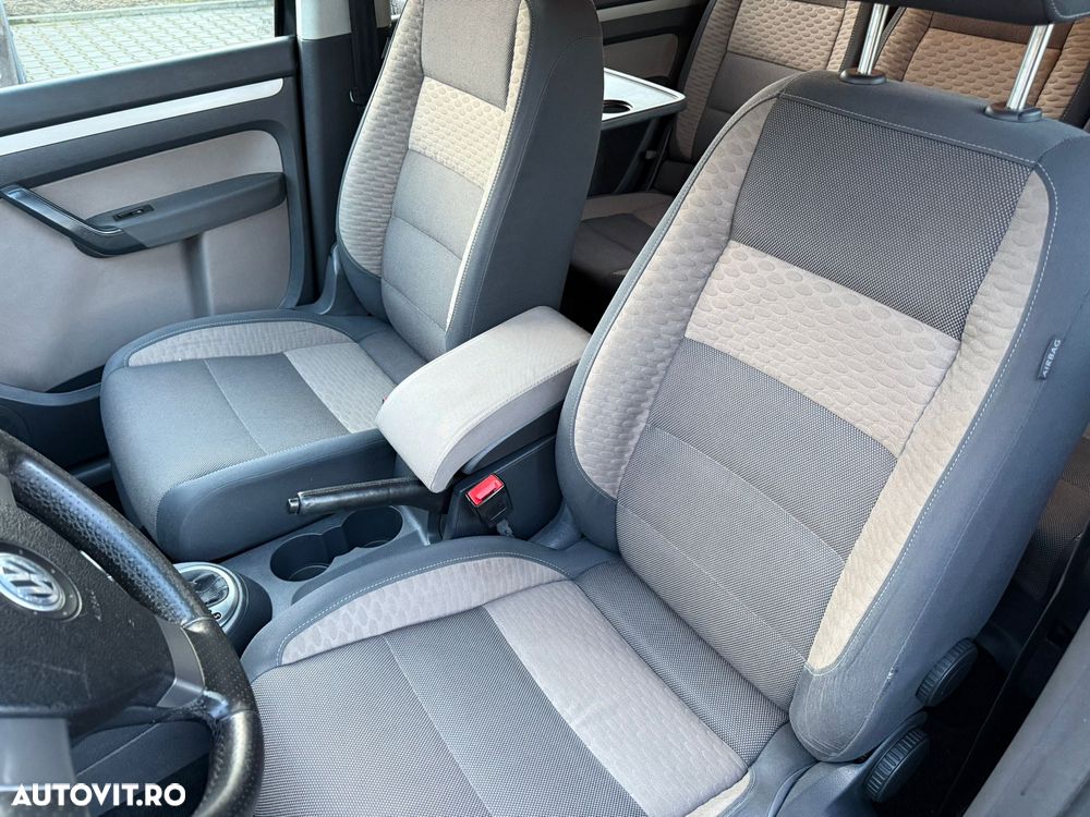 Volkswagen Touran 2.0 TDI DPF DSG Cross - 14