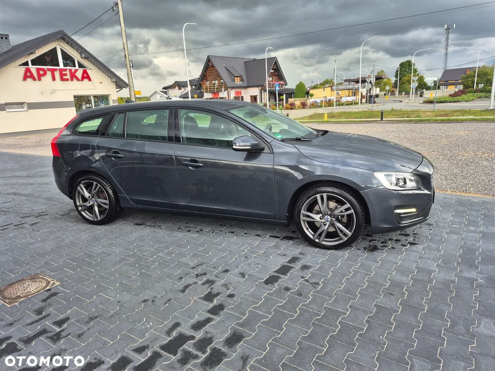 Volvo V60 2016 photo 2