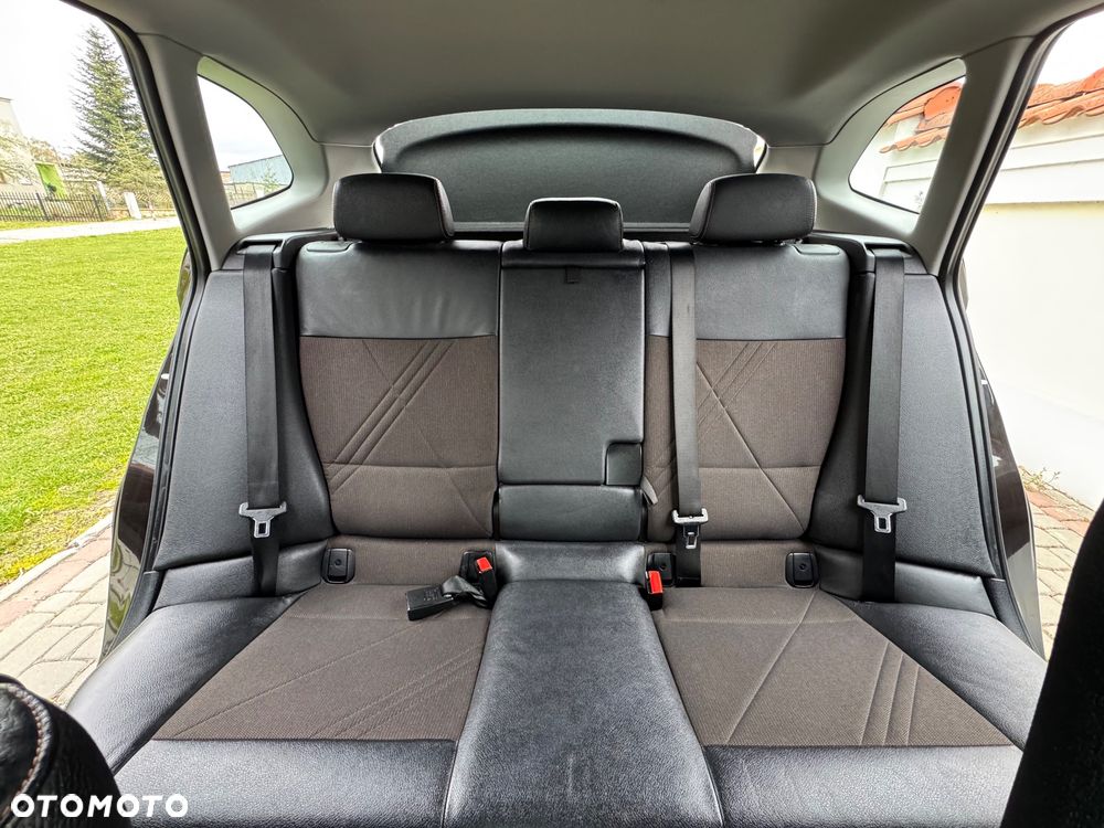 BMW X1 xDrive18d xLine - 13