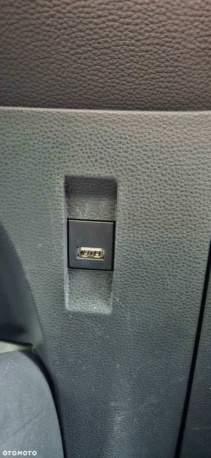 Toyota Corolla 1.8 Hybrid - 19