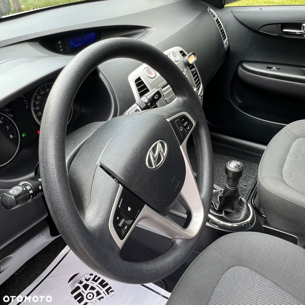 Hyundai i20 1.2 UEFA EURO 2012 Edition - 10