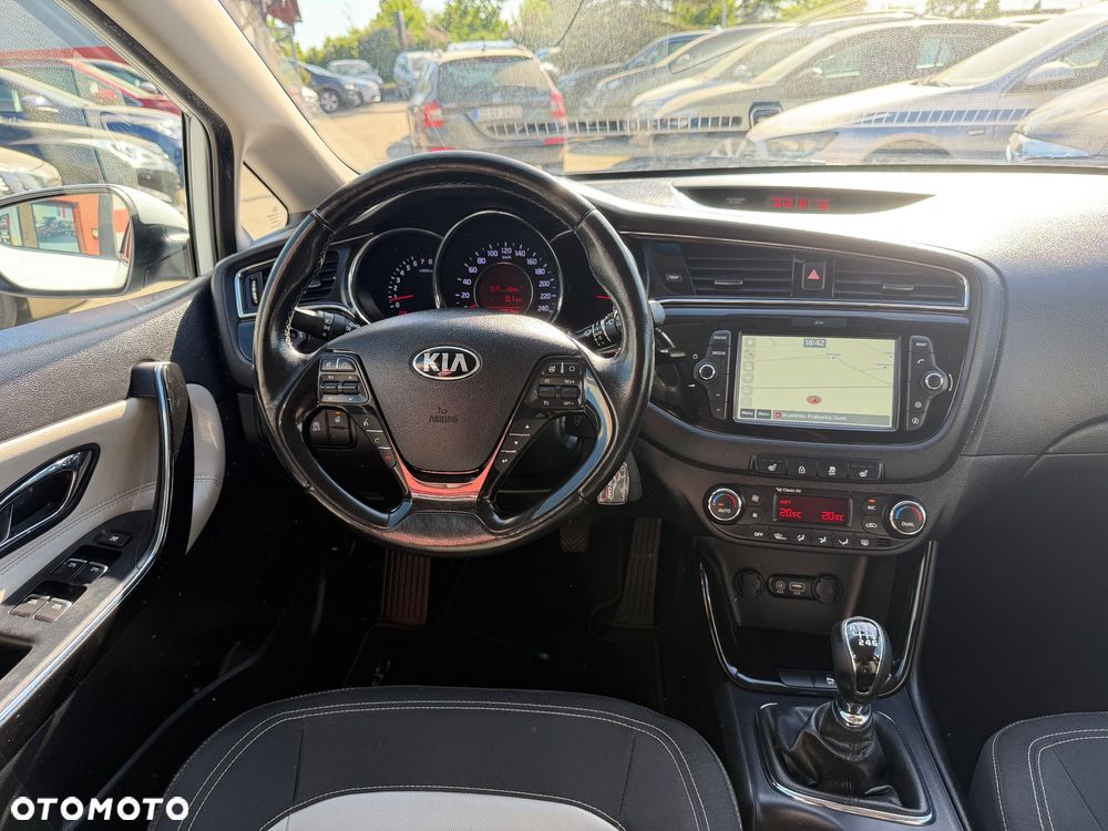Kia Ceed 1.4 CVVT Dream Team Edition - 12