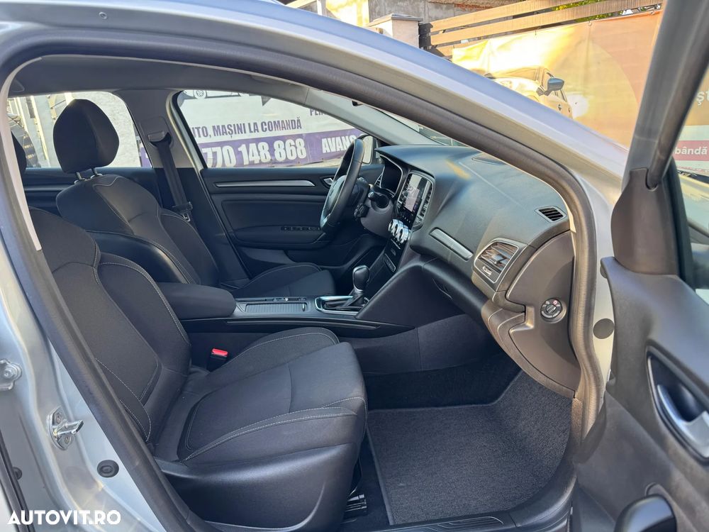 Renault Megane E-TECH Plug-in 160 INTENS - 28