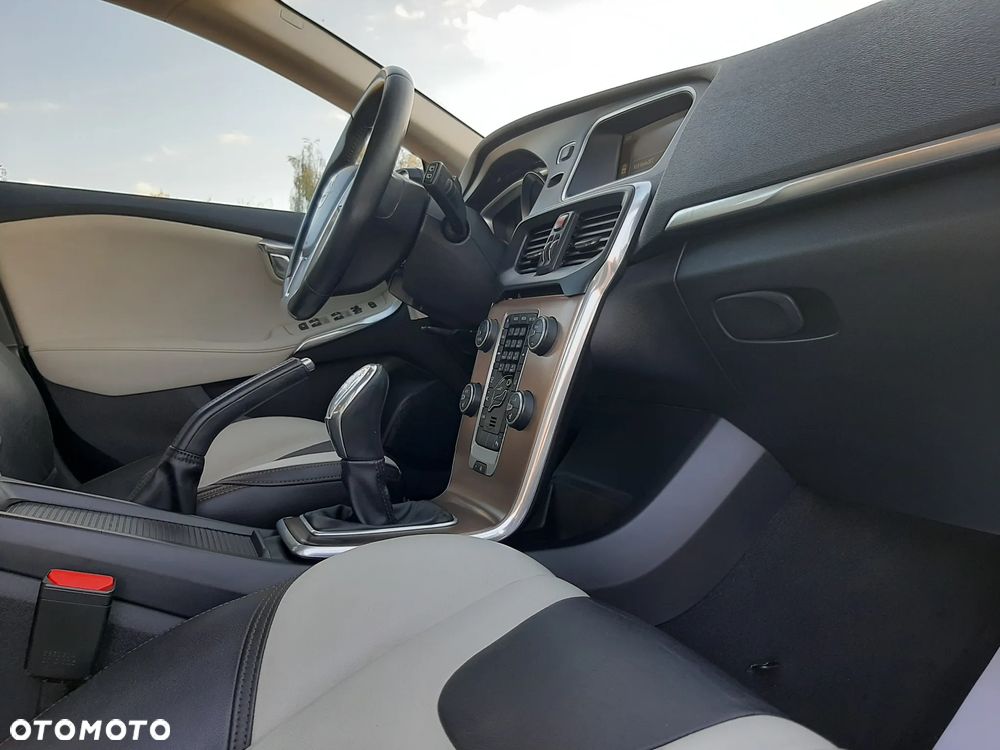 Volvo V40 Cross Country D2 - 24