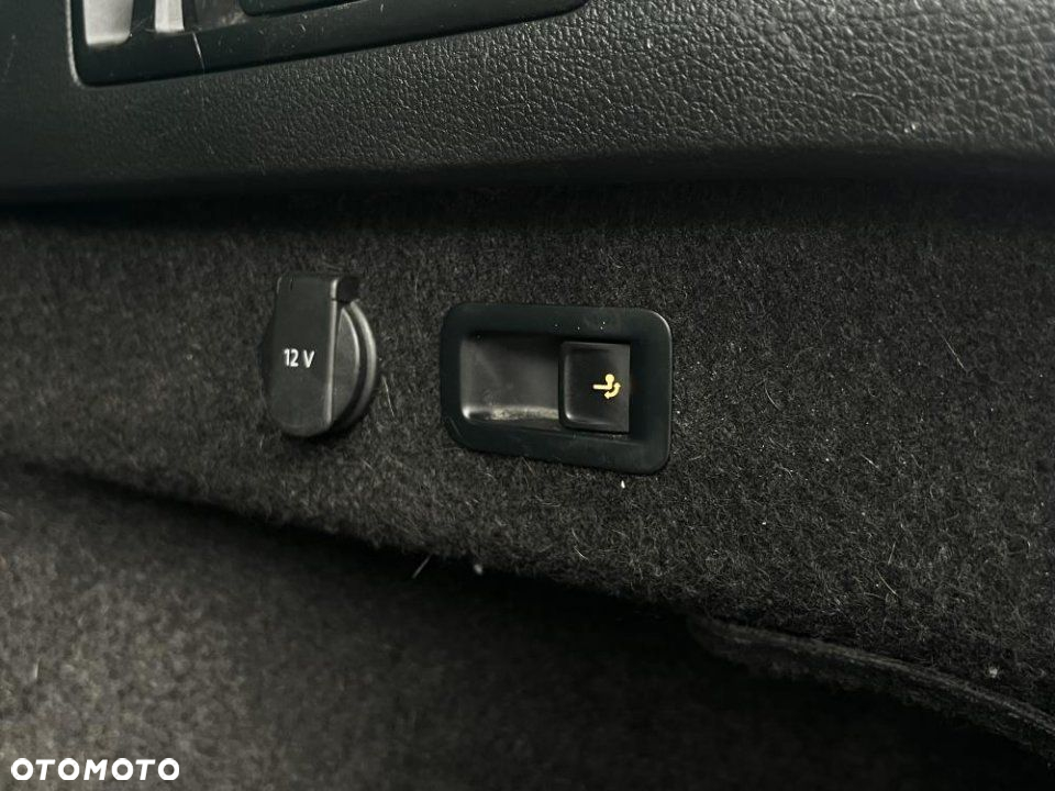 Volkswagen Passat - 12