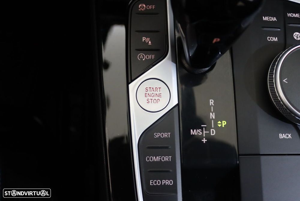 BMW 116 d Pack Desportivo M Auto - 38