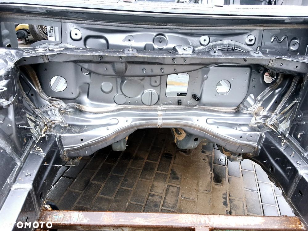 MERCEDES B-KLASA W246 SPRZEDAM KAROSERIĘ EUROPA Z DOKUMĘTAMI W KOLOR 787 W ORYGINALE Z 2013 ROKU - 13