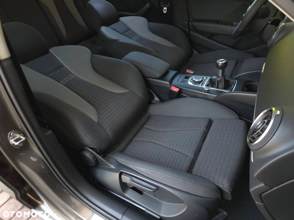 Audi A3 Sportback 2.0 TDI (clean diesel) quattro Ambiente - 31