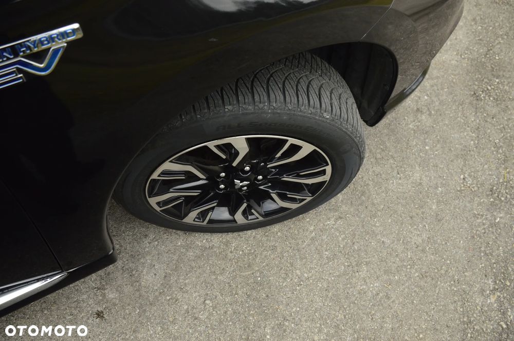 Mitsubishi Outlander 2.0 4WD Top - 34