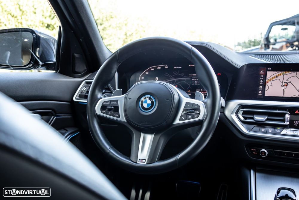 BMW 330 e Pack Desportivo M Pro Auto - 16