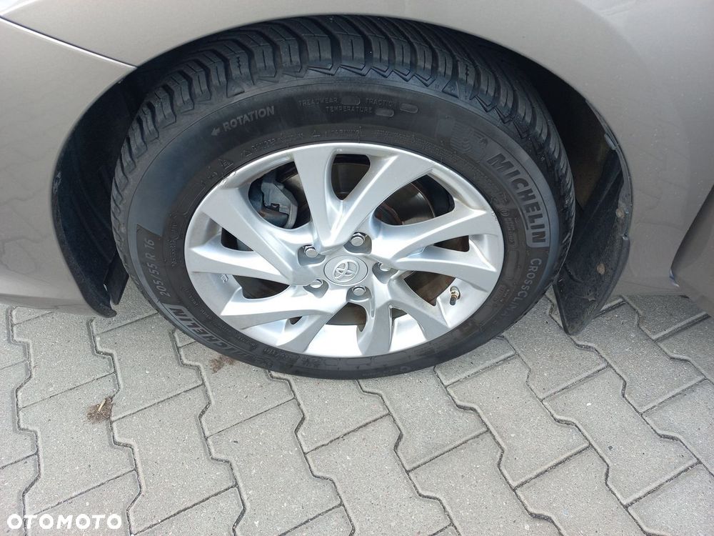 Toyota Auris - 22