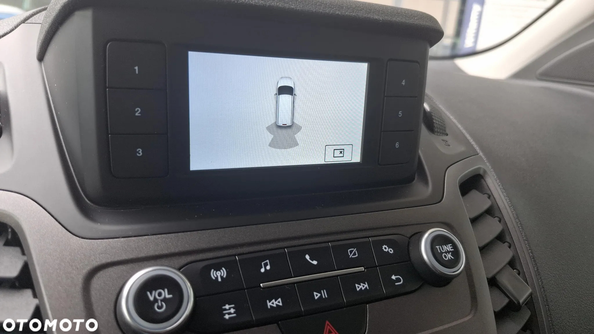Ford CONNECT - 32