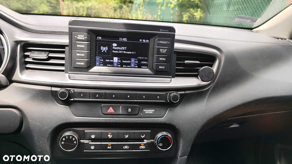 Kia Ceed - 8