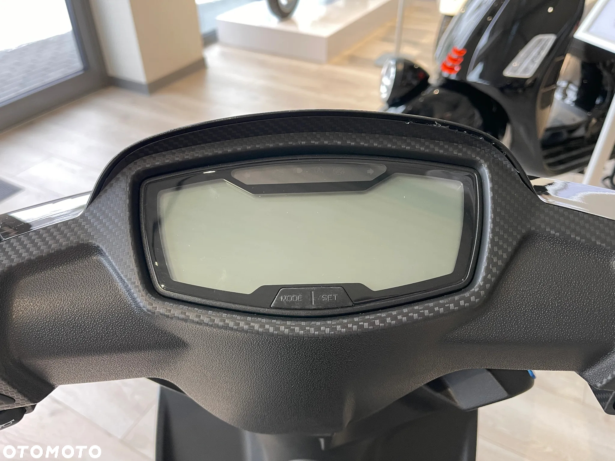 Aprilia SR - 12